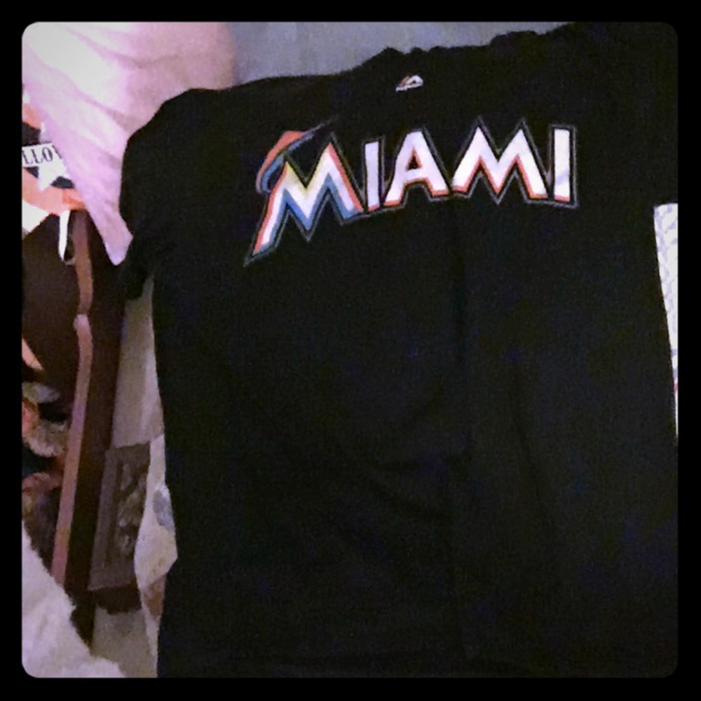 Unisex T shirt